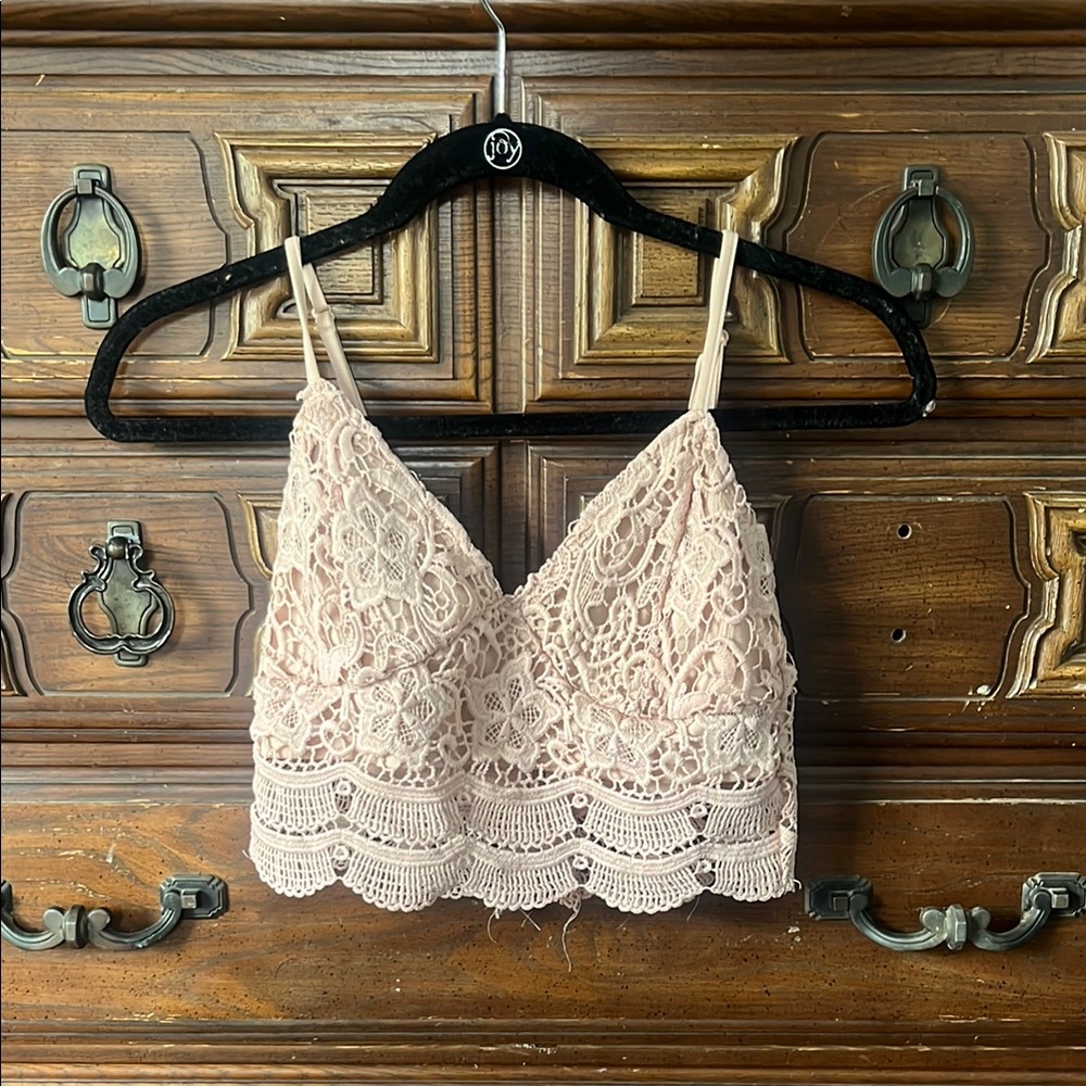 Kendall & Kylie Blush Lace Crop Top